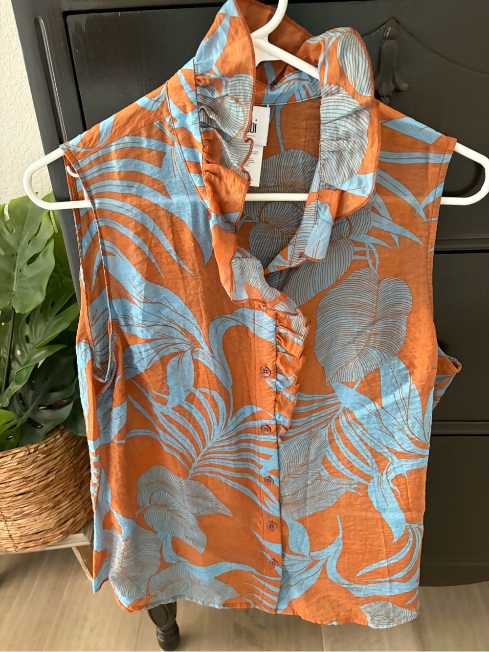 CAbi Tropical Sleeveless Ruffle Collar Button-Front Top Rust Light Blue Medium